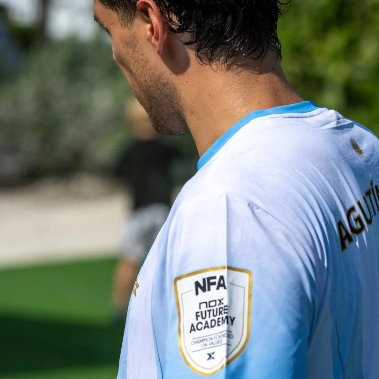 Camiseta Nox Sponsors AT10 Azul Claro Agustin Tapia