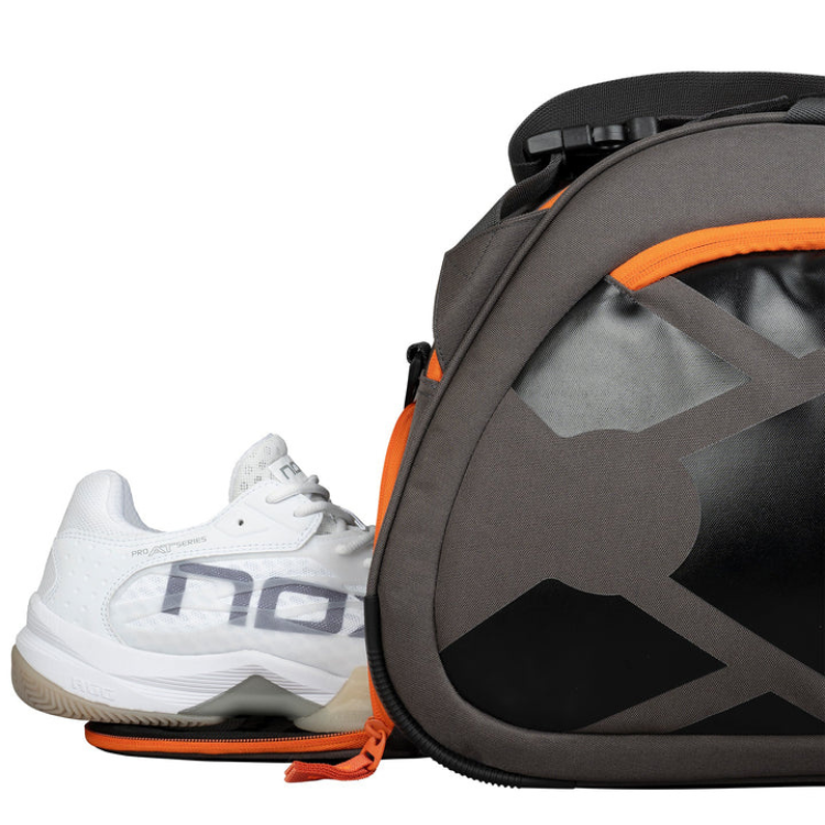 AT10 Team Racquet Bag