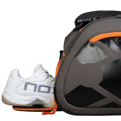 AT10 Team Racquet Bag