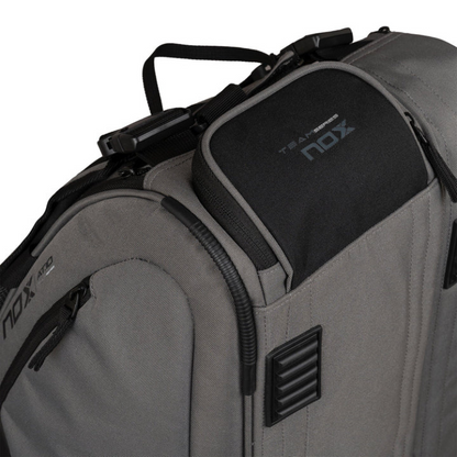 AT10 Team Racquet Bag