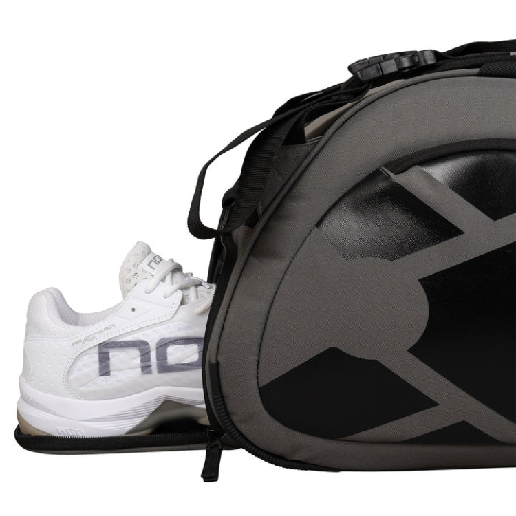 AT10 Team Racquet Bag