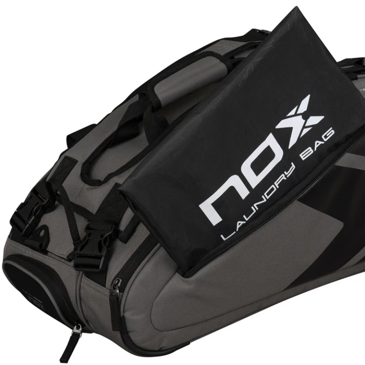 AT10 Team Racquet Bag