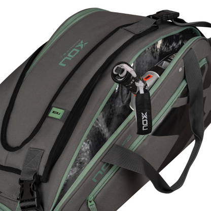 AT10 Team Racquet Bag